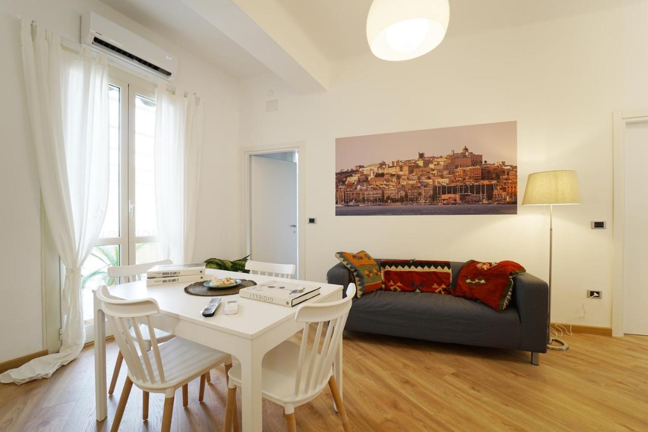 La Luna Appartamento Con Terrazza E Due Camere 卡利亚里 外观 照片