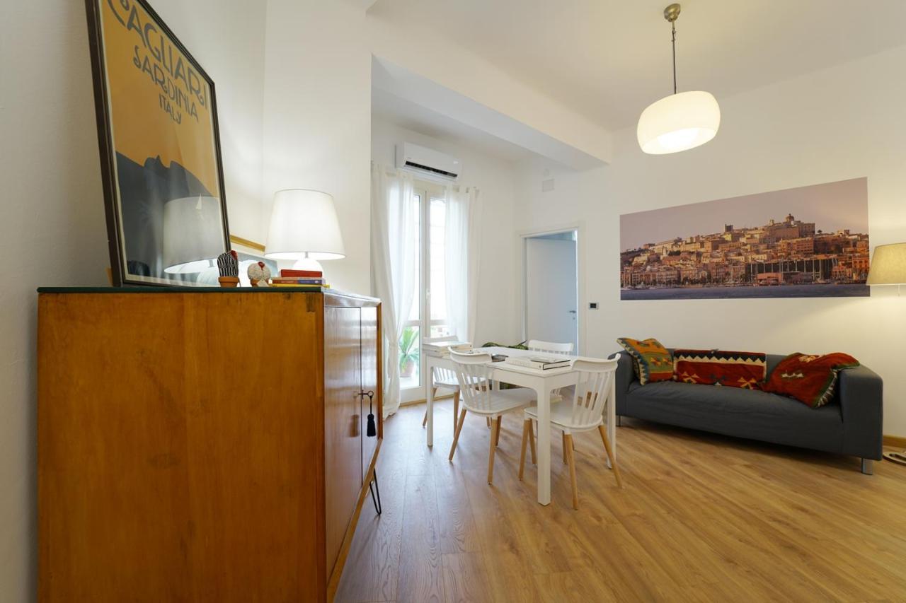La Luna Appartamento Con Terrazza E Due Camere 卡利亚里 外观 照片