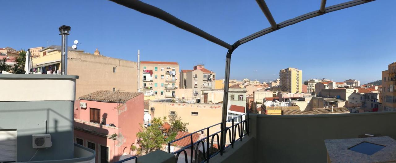 La Luna Appartamento Con Terrazza E Due Camere 卡利亚里 外观 照片